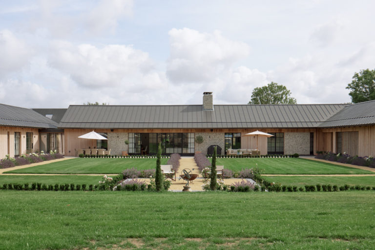 SWEDISH BARN HAMPSHIRE, SO20 - SHOOTFACTORY - OTHER UK HOUSES
