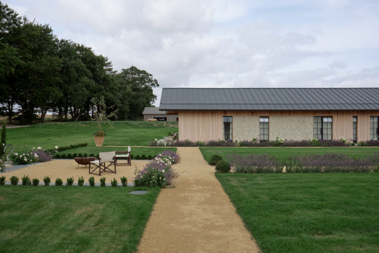 SWEDISH BARN HAMPSHIRE, SO20 - SHOOTFACTORY - OTHER UK HOUSES