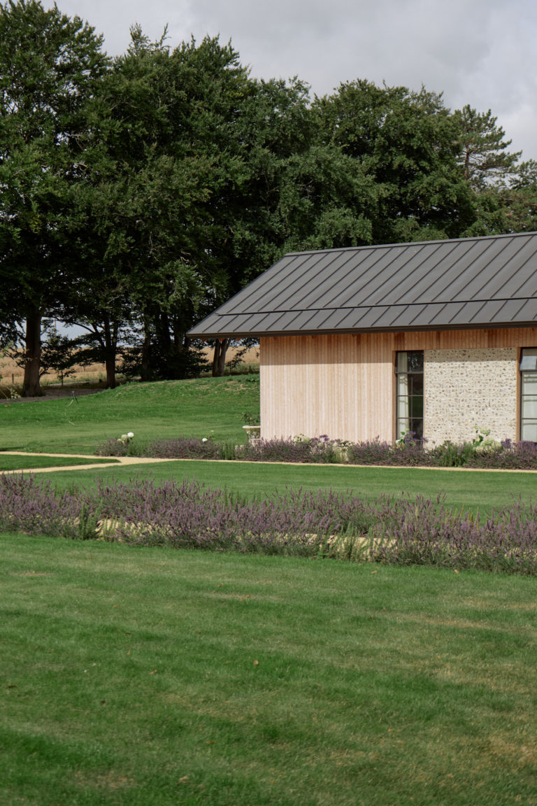 SWEDISH BARN HAMPSHIRE, SO20 - SHOOTFACTORY - OTHER UK HOUSES