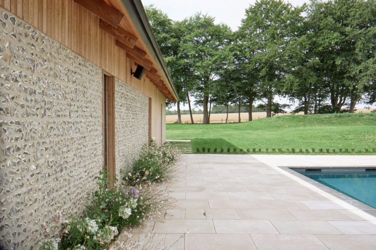 SWEDISH BARN HAMPSHIRE, SO20 - SHOOTFACTORY - OTHER UK HOUSES
