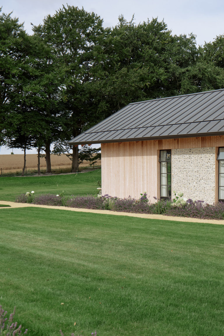 SWEDISH BARN HAMPSHIRE, SO20 - SHOOTFACTORY - OTHER UK HOUSES