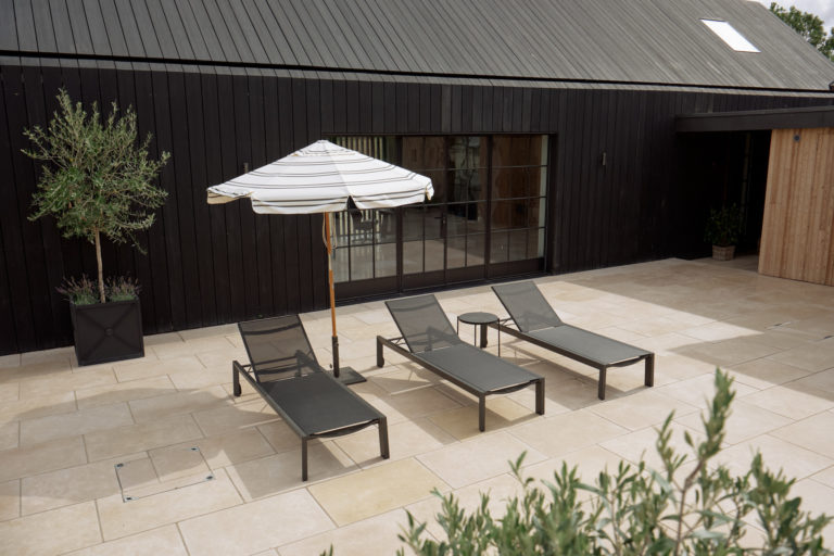 SWEDISH BARN HAMPSHIRE, SO20 - SHOOTFACTORY - OTHER UK HOUSES