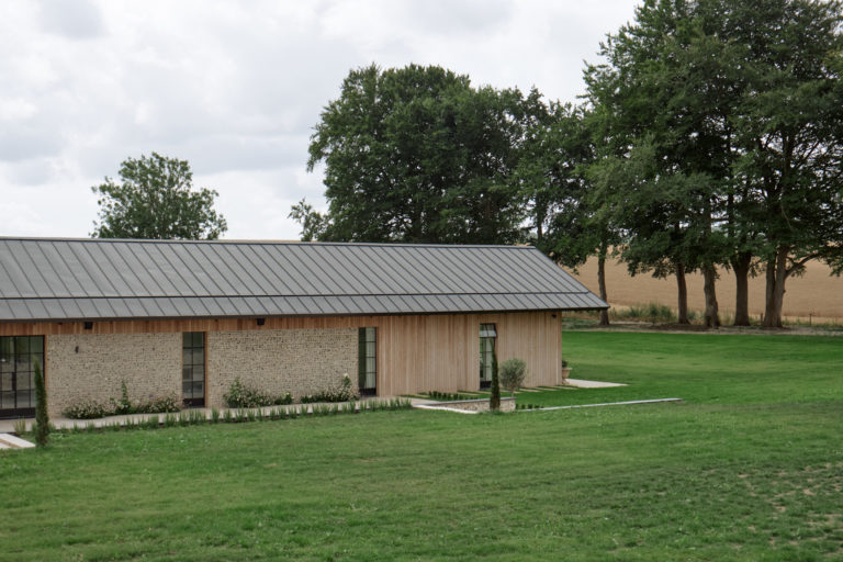 SWEDISH BARN HAMPSHIRE, SO20 - SHOOTFACTORY - OTHER UK HOUSES