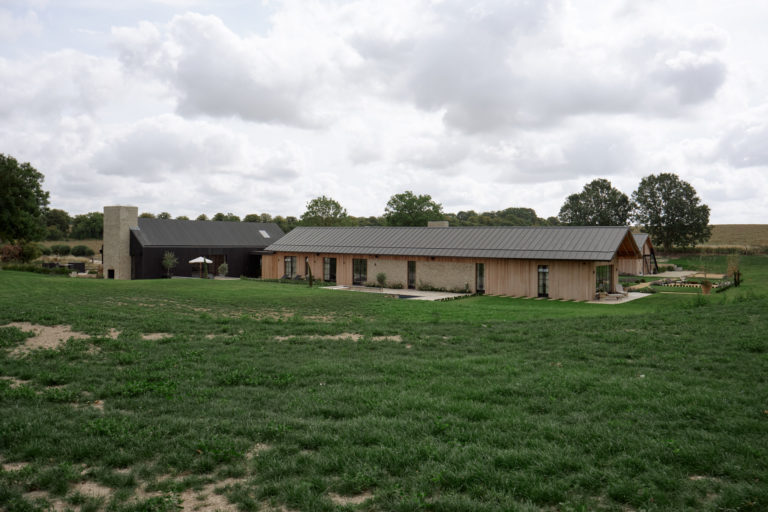SWEDISH BARN HAMPSHIRE, SO20 - SHOOTFACTORY - OTHER UK HOUSES