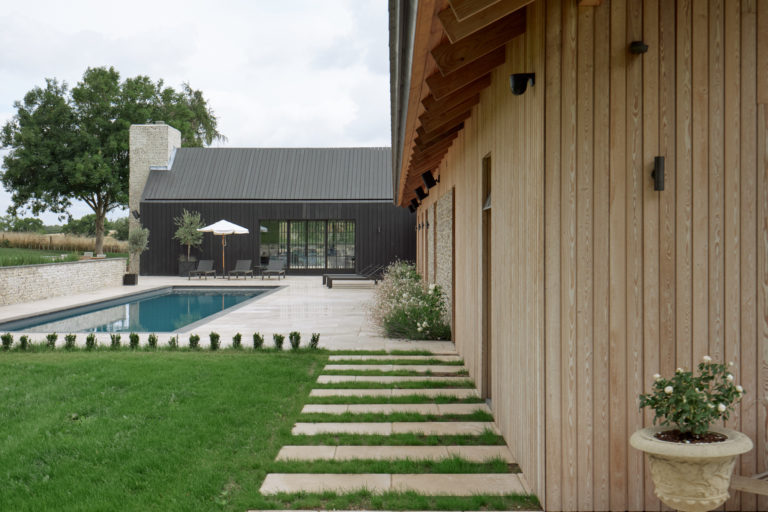 SWEDISH BARN HAMPSHIRE, SO20 - SHOOTFACTORY - OTHER UK HOUSES