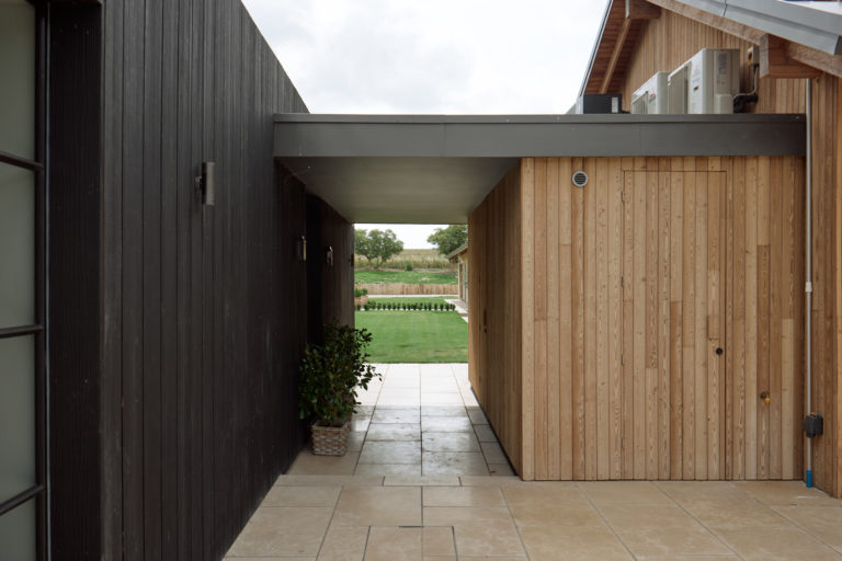 SWEDISH BARN HAMPSHIRE, SO20 - SHOOTFACTORY - OTHER UK HOUSES