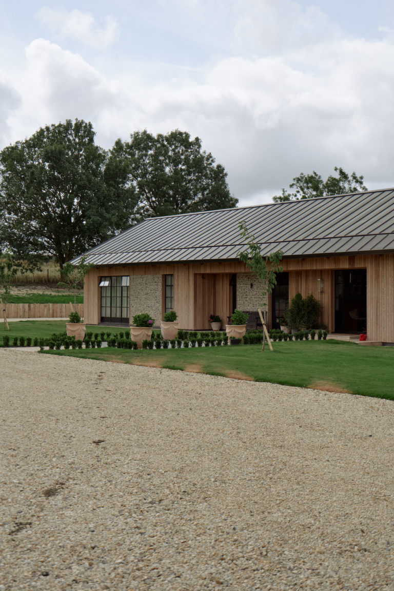 SWEDISH BARN HAMPSHIRE, SO20 - SHOOTFACTORY - OTHER UK HOUSES