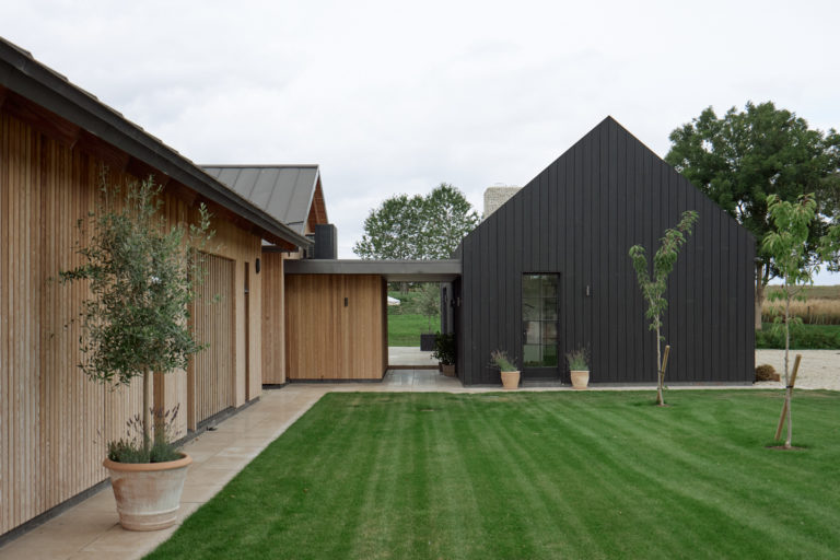 SWEDISH BARN HAMPSHIRE, SO20 - SHOOTFACTORY - OTHER UK HOUSES