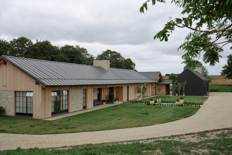 SWEDISH BARN HAMPSHIRE, SO20 - SHOOTFACTORY - OTHER UK HOUSES