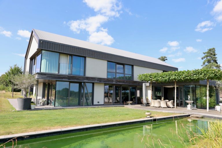 WARDVALE SURREY, RH7 - SHOOTFACTORY - OTHER UK HOUSES