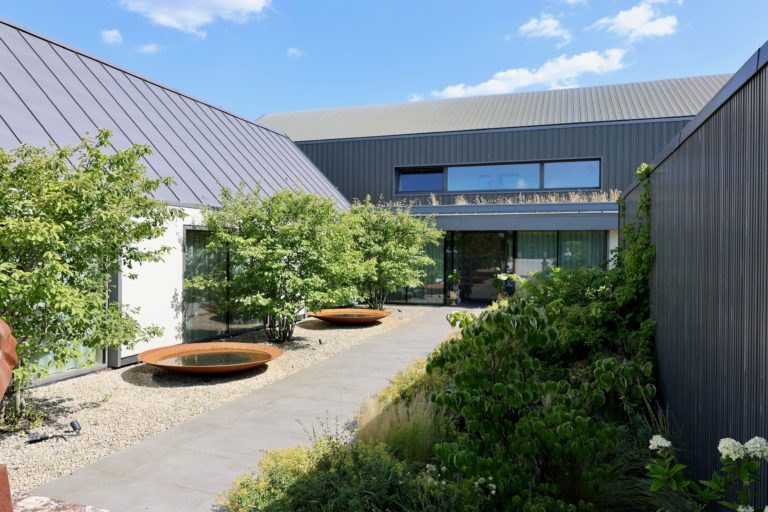 WARDVALE SURREY, RH7 - SHOOTFACTORY - OTHER UK HOUSES