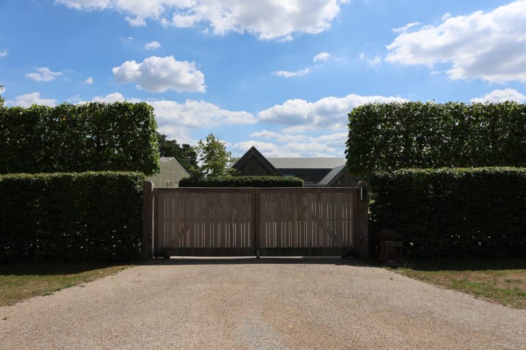 WARDVALE SURREY, RH7 - SHOOTFACTORY - OTHER UK HOUSES