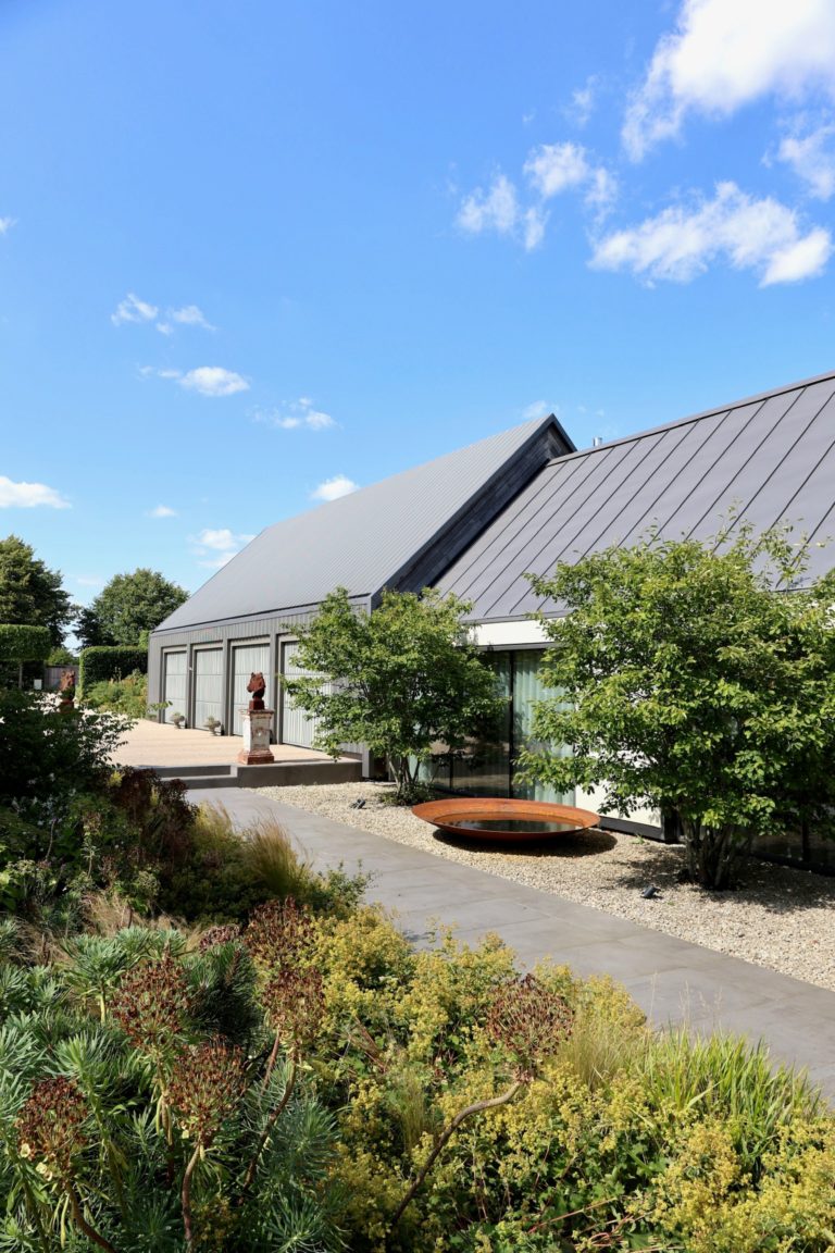 WARDVALE SURREY, RH7 - SHOOTFACTORY - OTHER UK HOUSES