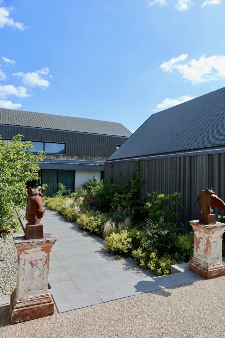WARDVALE SURREY, RH7 - SHOOTFACTORY - OTHER UK HOUSES