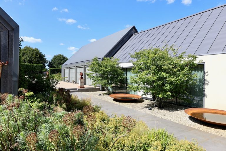 WARDVALE SURREY, RH7 - SHOOTFACTORY - OTHER UK HOUSES