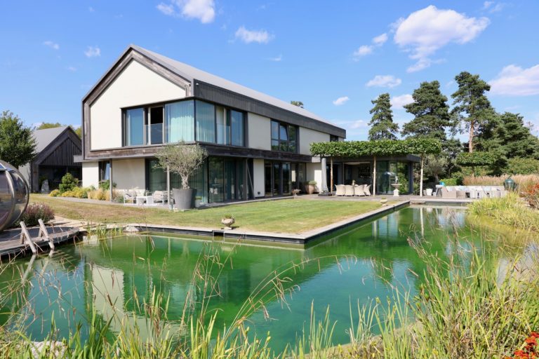 WARDVALE SURREY, RH7 - SHOOTFACTORY - OTHER UK HOUSES