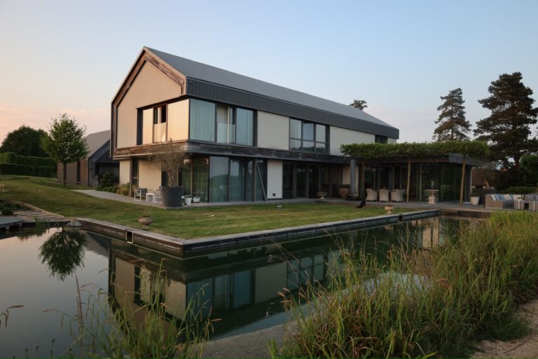 WARDVALE SURREY, RH7 - SHOOTFACTORY - OTHER UK HOUSES