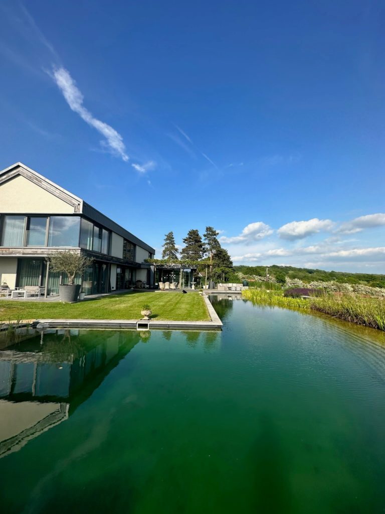 WARDVALE SURREY, RH7 - SHOOTFACTORY - OTHER UK HOUSES