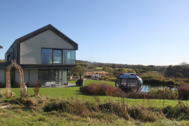 WARDVALE SURREY, RH7 - SHOOTFACTORY - OTHER UK HOUSES
