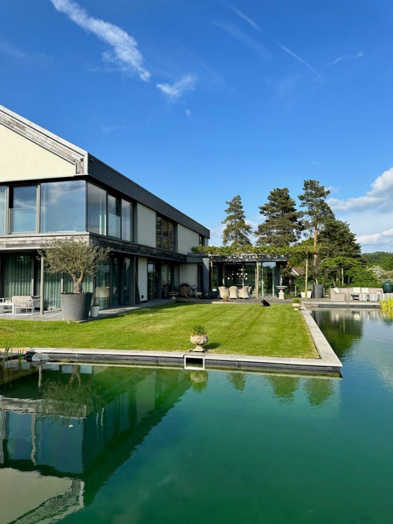 WARDVALE SURREY, RH7 - SHOOTFACTORY - OTHER UK HOUSES