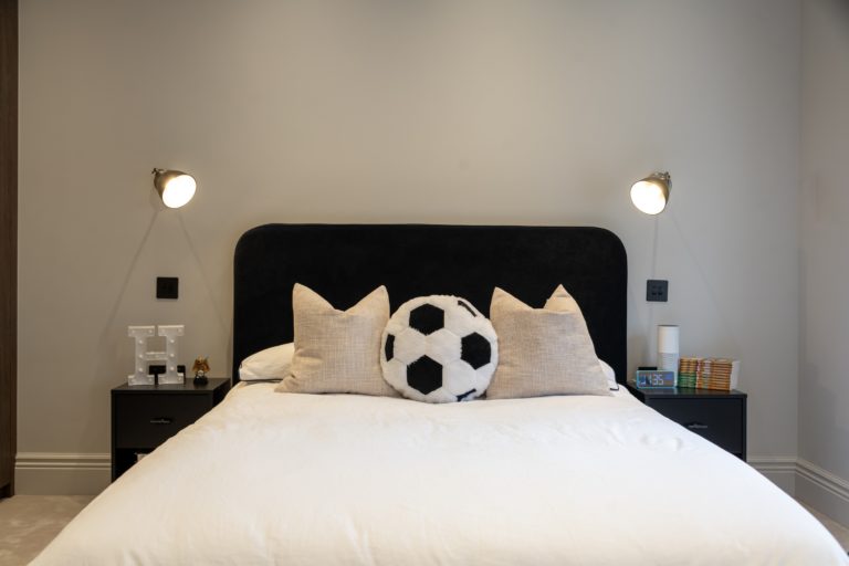 ALPHA LONDON, N2 - SHOOTFACTORY - LONDON HOUSES
