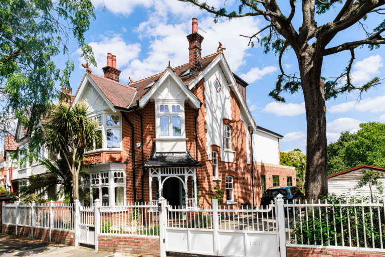 DRAGON HOUSE LONDON, W4 - SHOOTFACTORY - LONDON HOUSES