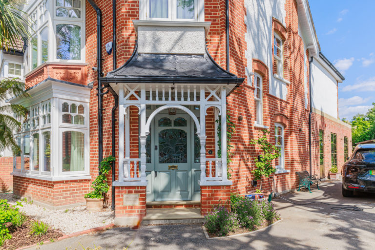 DRAGON HOUSE LONDON, W4 - SHOOTFACTORY - LONDON HOUSES