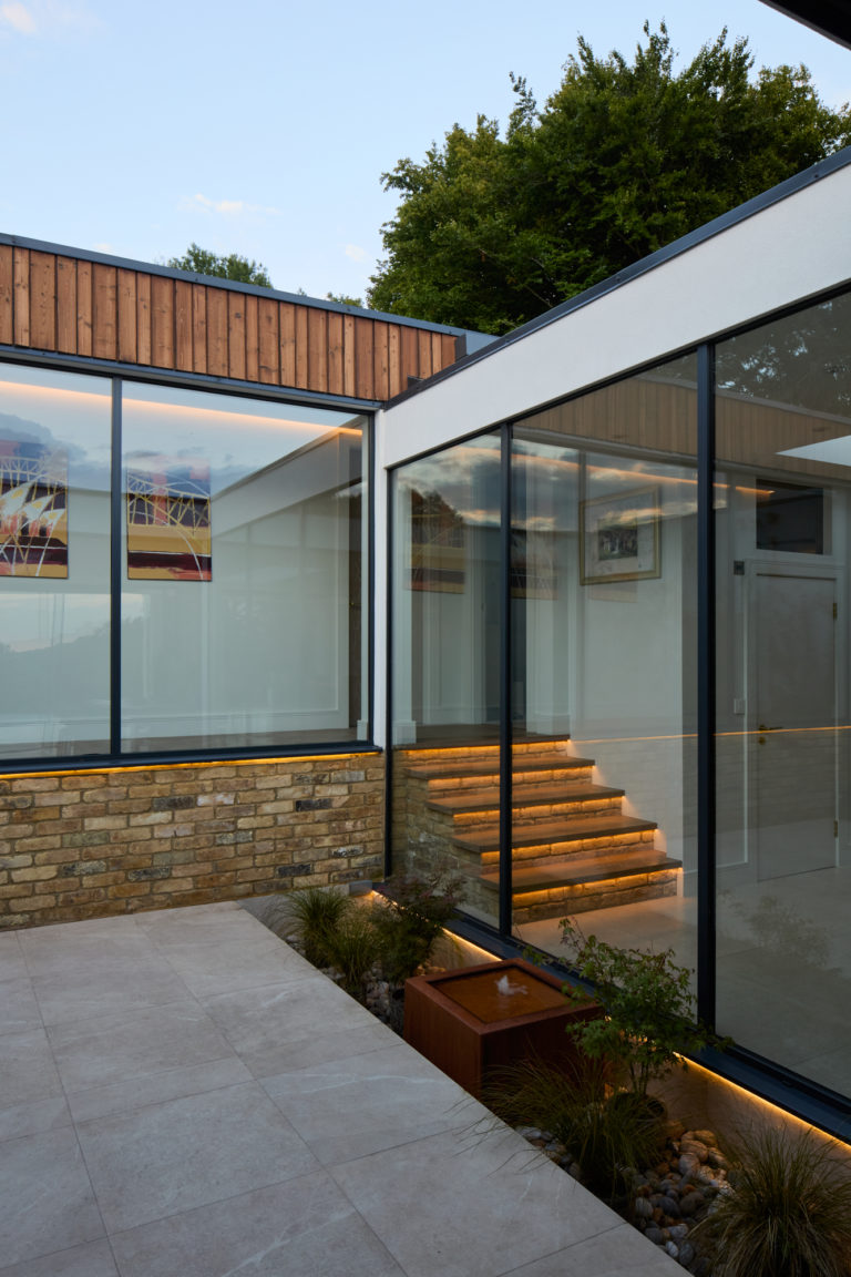 SURREY VIEW SURREY, KT22 - SHOOTFACTORY - OTHER UK HOUSES