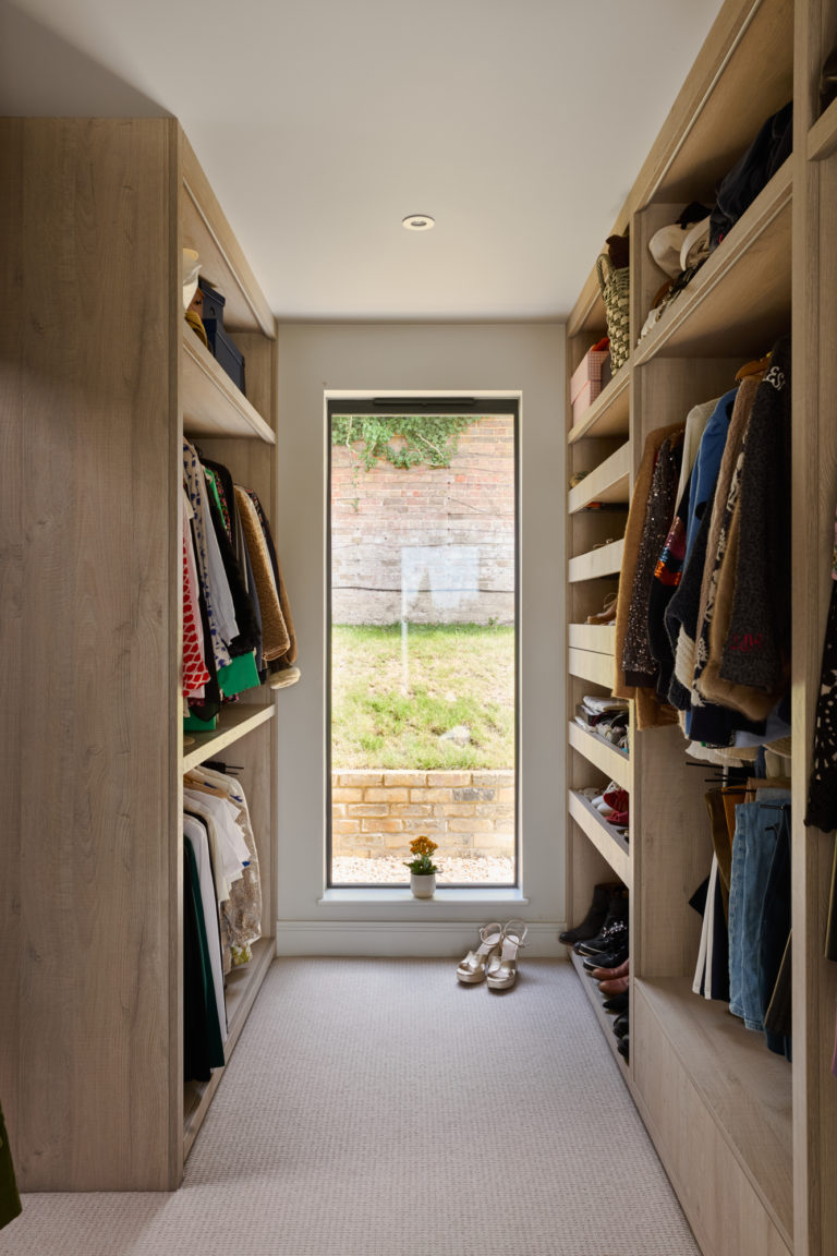 SURREY VIEW SURREY, KT22 - SHOOTFACTORY - OTHER UK HOUSES