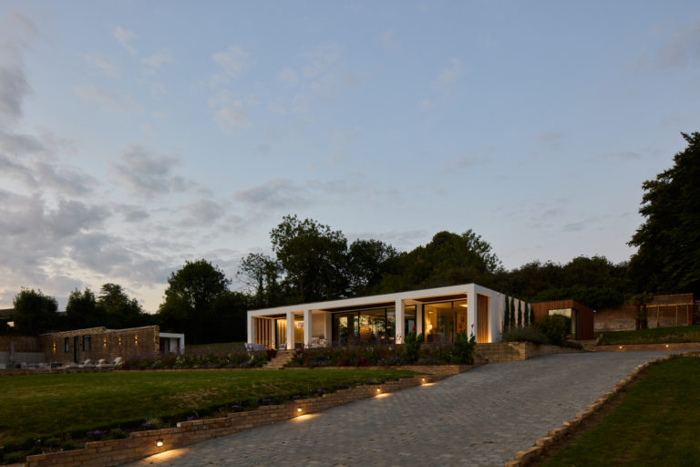 SURREY VIEW SURREY, KT22 - SHOOTFACTORY - OTHER UK HOUSES