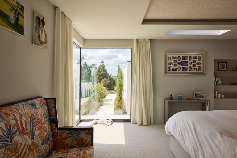 SURREY VIEW SURREY, KT22 - SHOOTFACTORY - OTHER UK HOUSES