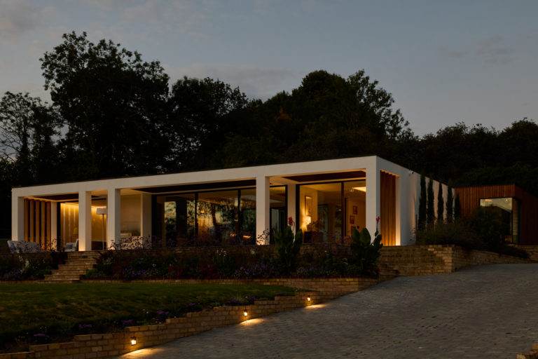SURREY VIEW SURREY, KT22 - SHOOTFACTORY - OTHER UK HOUSES