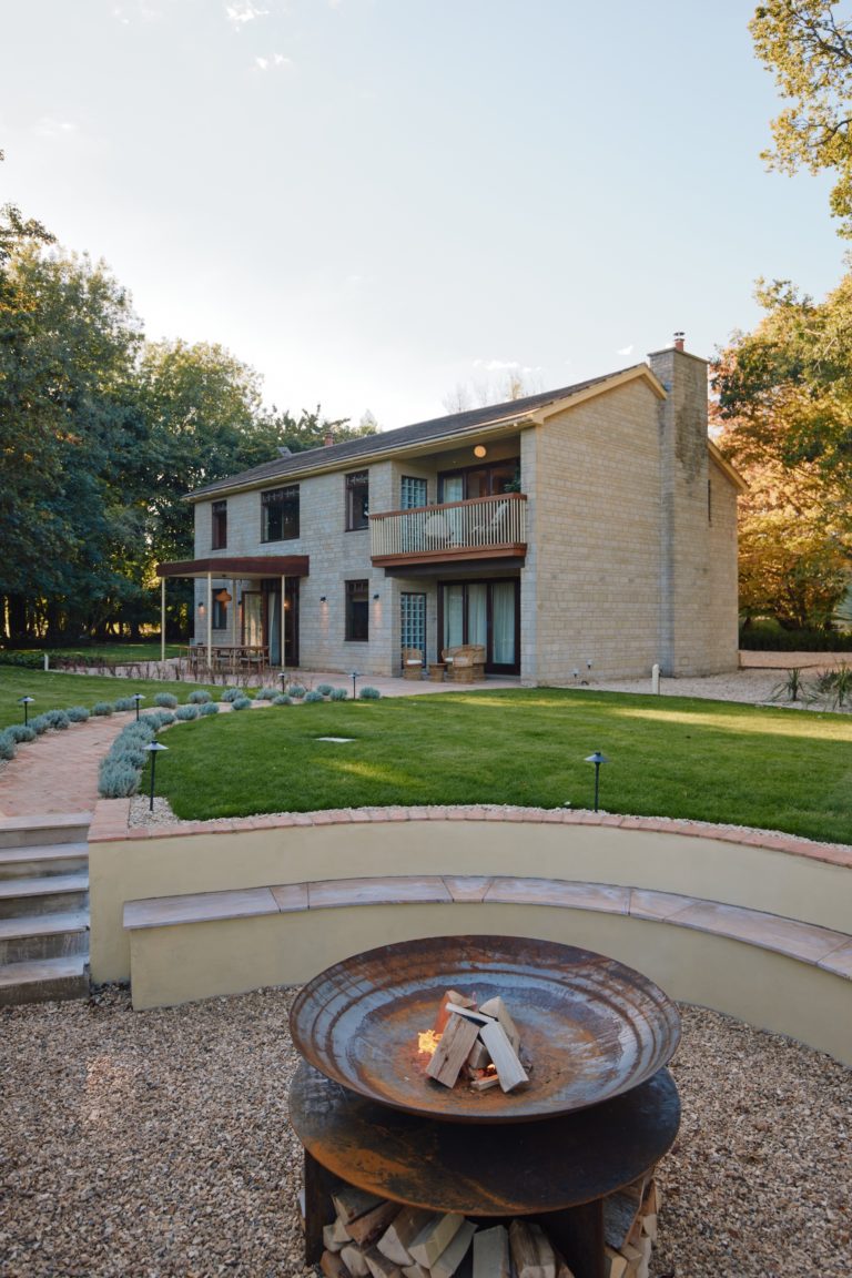 VILLA VISTA OXFORDSHIRE, OX7 - SHOOTFACTORY - OTHER UK HOUSES