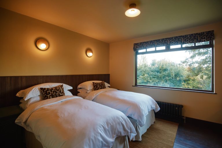 VILLA VISTA OXFORDSHIRE, OX7 - SHOOTFACTORY - OTHER UK HOUSES