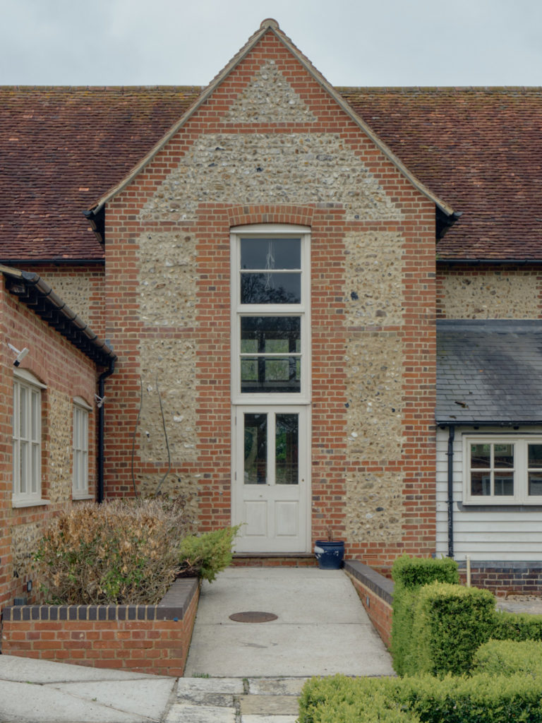 OLD EASTON ESSEX, C09 - SHOOTFACTORY - OTHER UK HOUSES