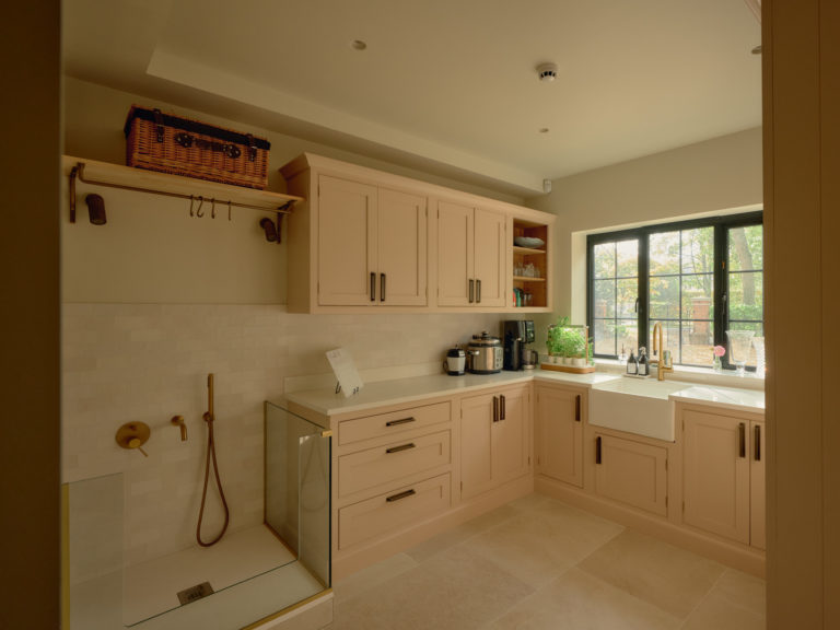 ONSLOW WALTON ON THAMES, KT12 - SHOOTFACTORY - OTHER UK HOUSES