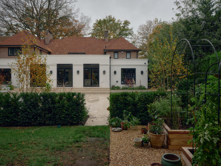 ONSLOW WALTON ON THAMES, KT12 - SHOOTFACTORY - OTHER UK HOUSES