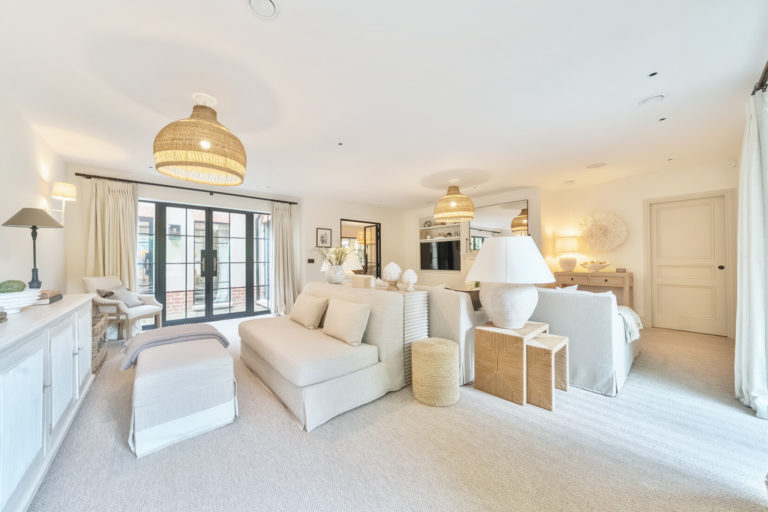 OLD SHIRE HERTFORDSHIRE, WD3 - SHOOTFACTORY - OTHER UK HOUSES
