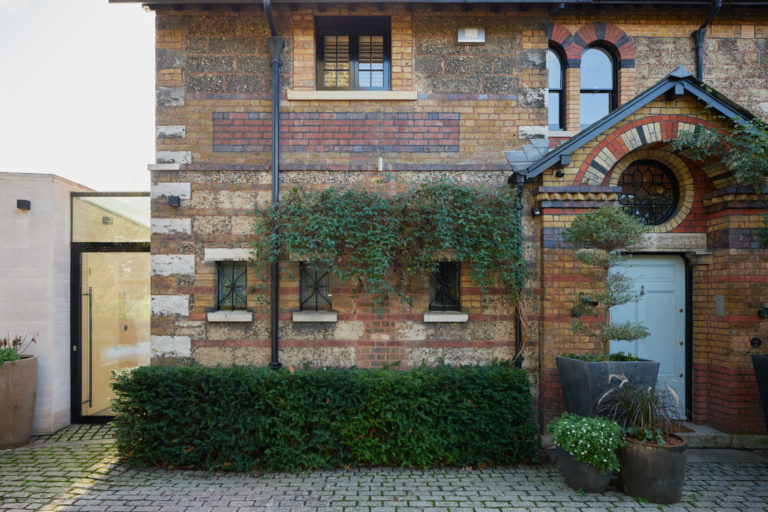 WIMBLEDON HILL LONDON, SW20 - SHOOTFACTORY - LONDON HOUSES - 0