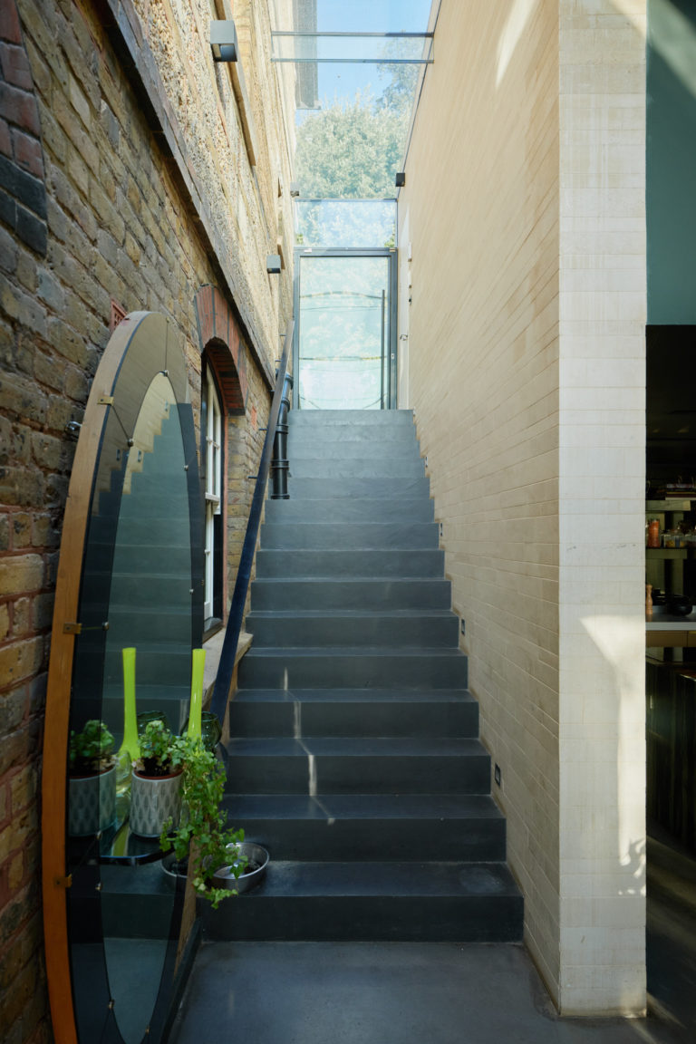 WIMBLEDON HILL LONDON, SW20 - SHOOTFACTORY - LONDON HOUSES - 0