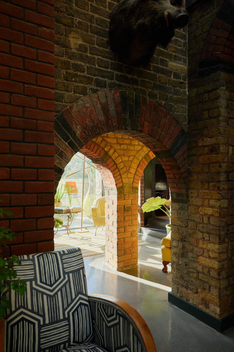 WIMBLEDON HILL LONDON, SW20 - SHOOTFACTORY - LONDON HOUSES - 0