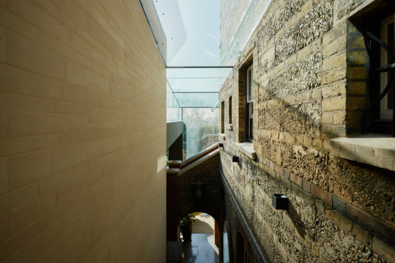 WIMBLEDON HILL LONDON, SW20 - SHOOTFACTORY - LONDON HOUSES - 0