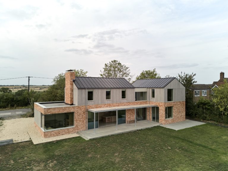 ASTON BUCKINGHAMSHIRE, HP22 - SHOOTFACTORY - OTHER UK HOUSES
