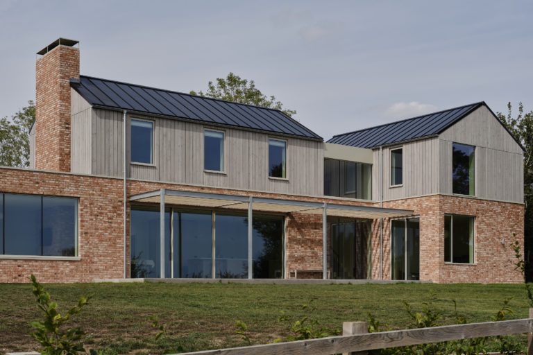 ASTON BUCKINGHAMSHIRE, HP22 - SHOOTFACTORY - OTHER UK HOUSES