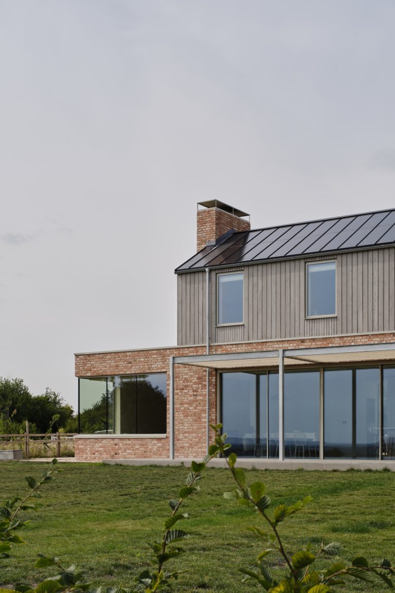 ASTON BUCKINGHAMSHIRE, HP22 - SHOOTFACTORY - OTHER UK HOUSES