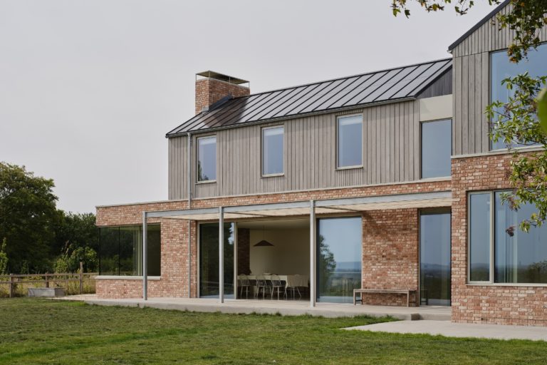 ASTON BUCKINGHAMSHIRE, HP22 - SHOOTFACTORY - OTHER UK HOUSES