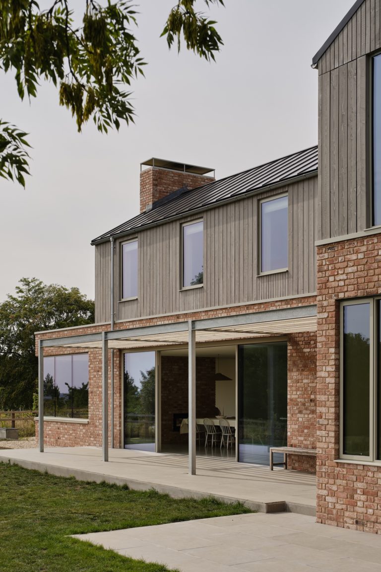 ASTON BUCKINGHAMSHIRE, HP22 - SHOOTFACTORY - OTHER UK HOUSES