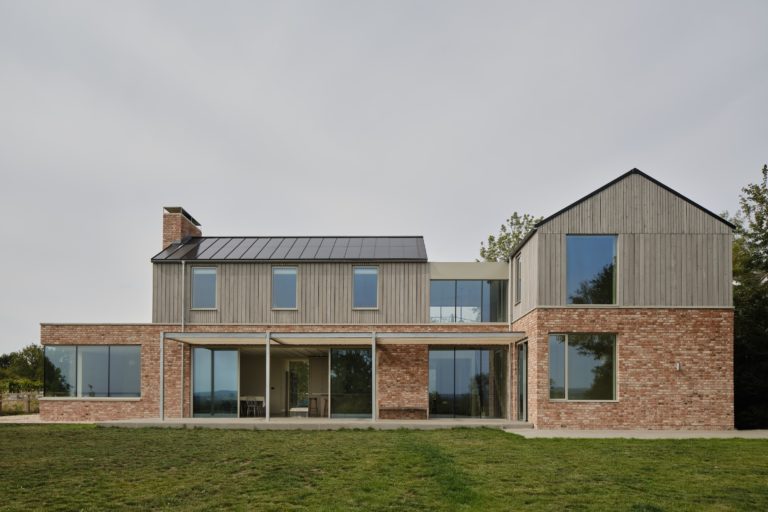 ASTON BUCKINGHAMSHIRE, HP22 - SHOOTFACTORY - OTHER UK HOUSES