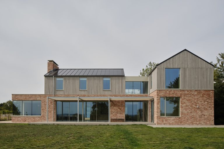 ASTON BUCKINGHAMSHIRE, HP22 - SHOOTFACTORY - OTHER UK HOUSES