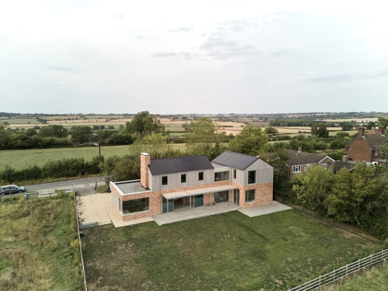 ASTON BUCKINGHAMSHIRE, HP22 - SHOOTFACTORY - OTHER UK HOUSES